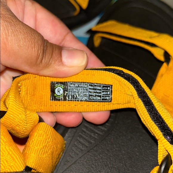 New Mustard color Tevas unisex men’s sz 8/womens sz 9.5 - Picture 14 of 15